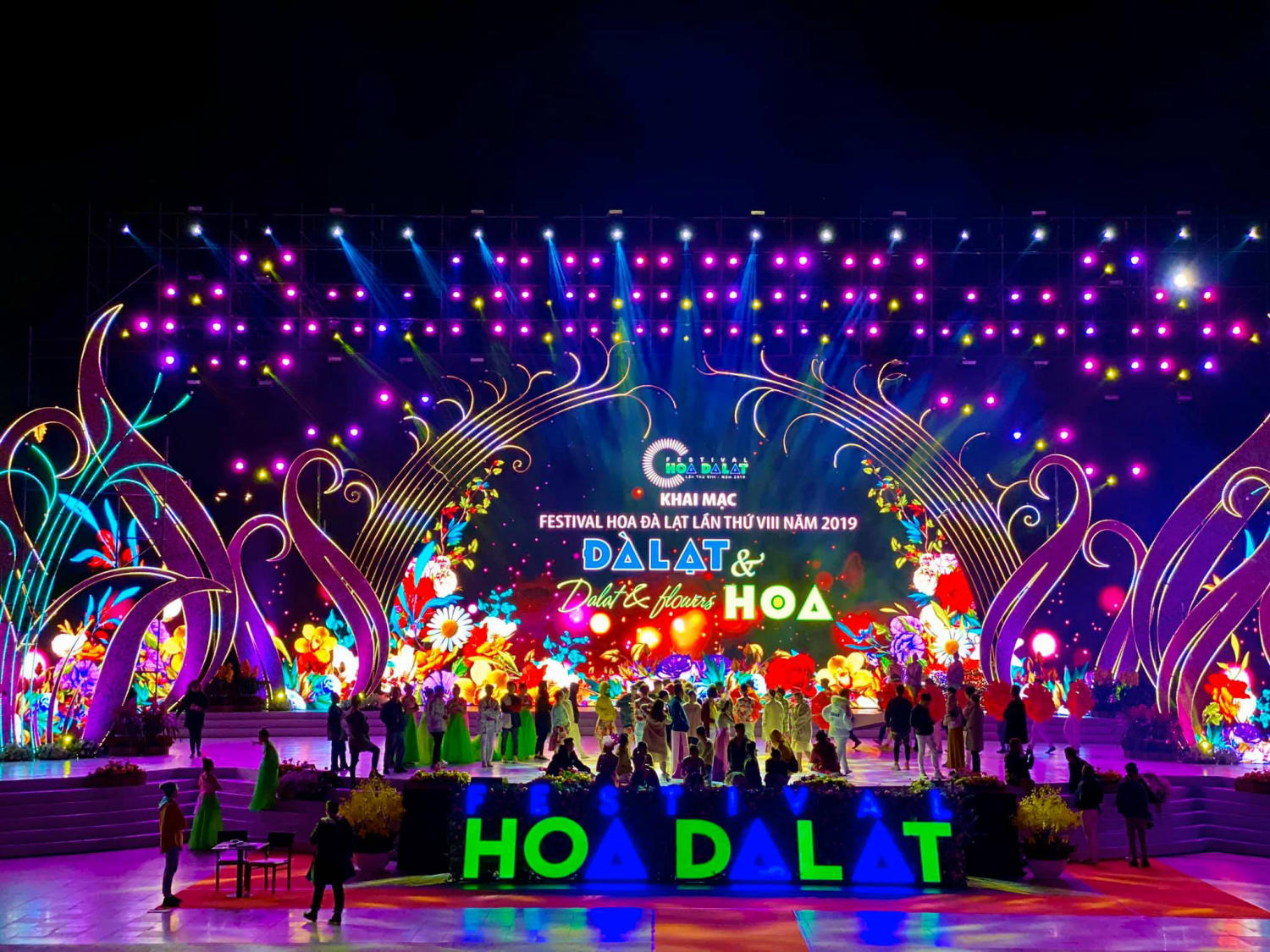 Festival Hoa Đà Lạt: Lễ Hội Hoa Lớn Nhất Tại Thành Phố Ngàn Hoa