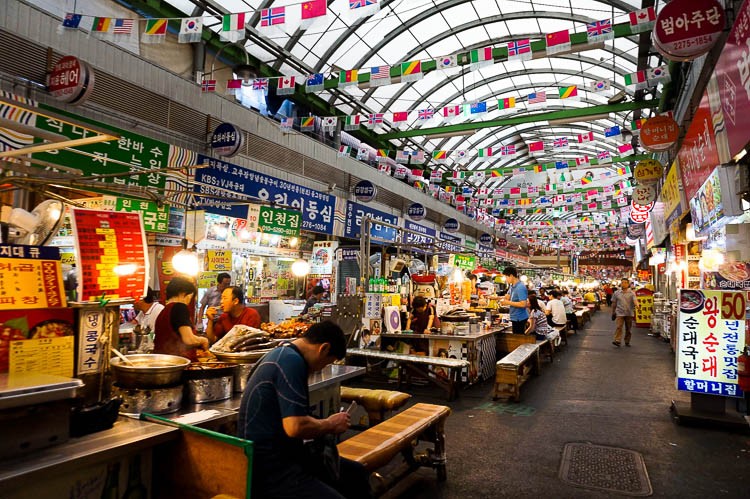 Chợ Dongdaemun, thiên đường mua sắm không ngủ ở Seoul