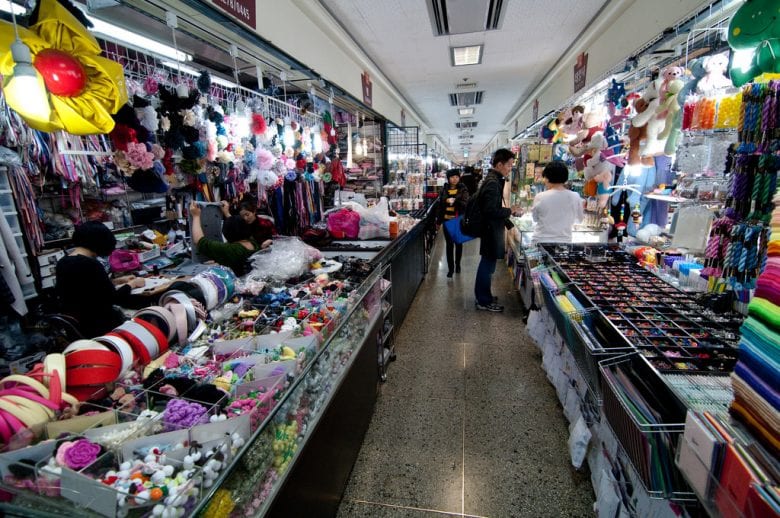 Chợ Dongdaemun, thiên đường mua sắm không ngủ ở Seoul