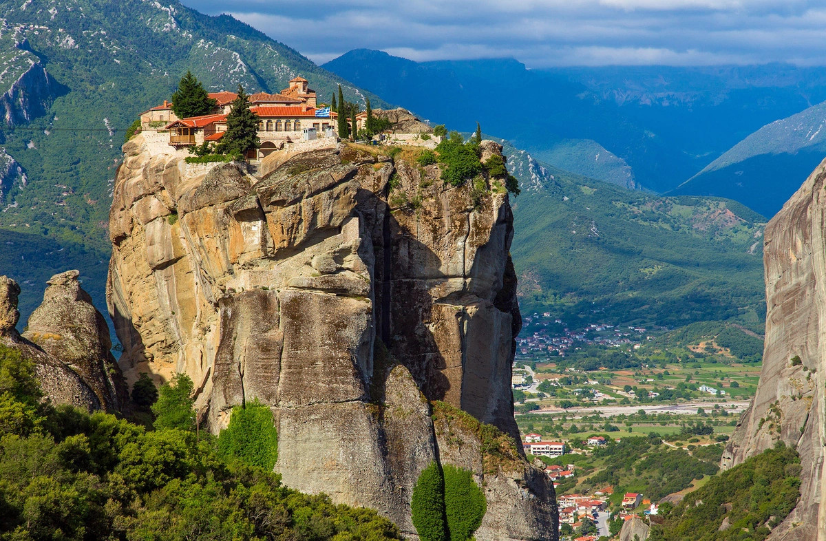 Meteora – Các tu viện trên đỉnh núi đá cao vút