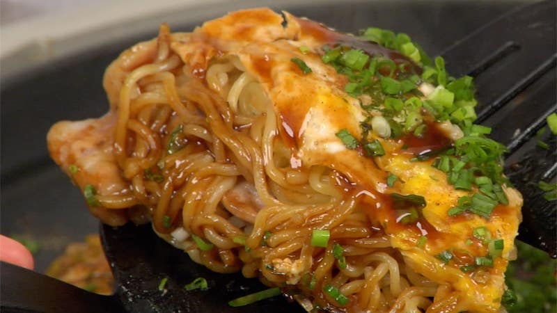 Okonomiyaki – Hương vị độc đáo của bánh xèo Nhật Bản