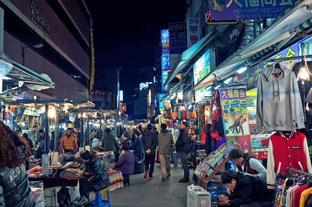 Chợ Dongdaemun, thiên đường mua sắm không ngủ ở Seoul