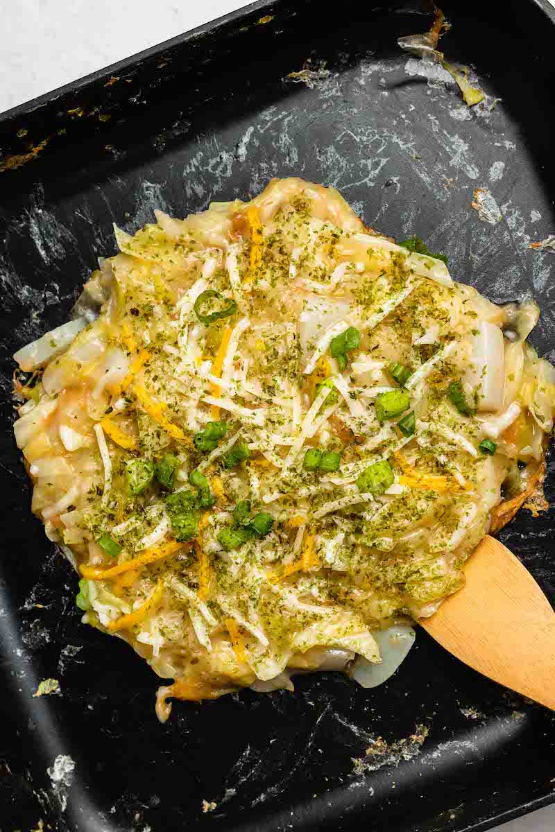 Okonomiyaki – Hương vị độc đáo của bánh xèo Nhật Bản