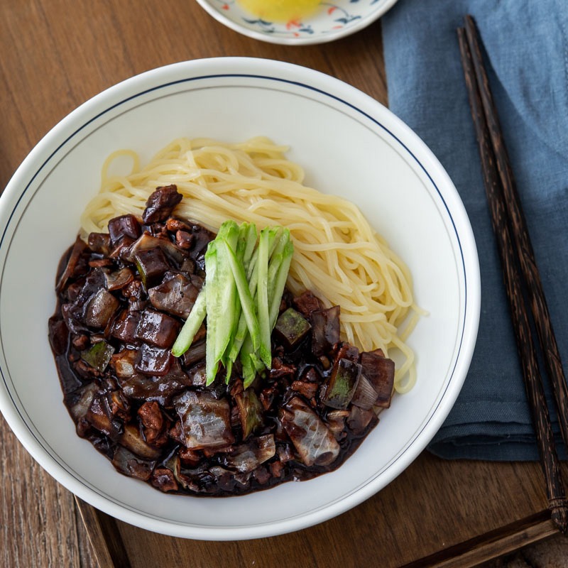 Hòa quyện hương vị Hàn Quốc cùng Jajangmyeon – Món mì tương đen trứ danh