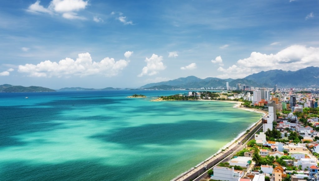 Vì Sao Nên Khám Phá Vịnh Nha Trang Bằng Du Thuyền?