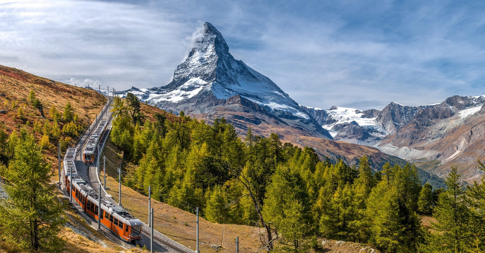 Tàu Lửa Bernina Express: Một Hành Trình Mê Hoặc Qua Dãy Núi Bernina