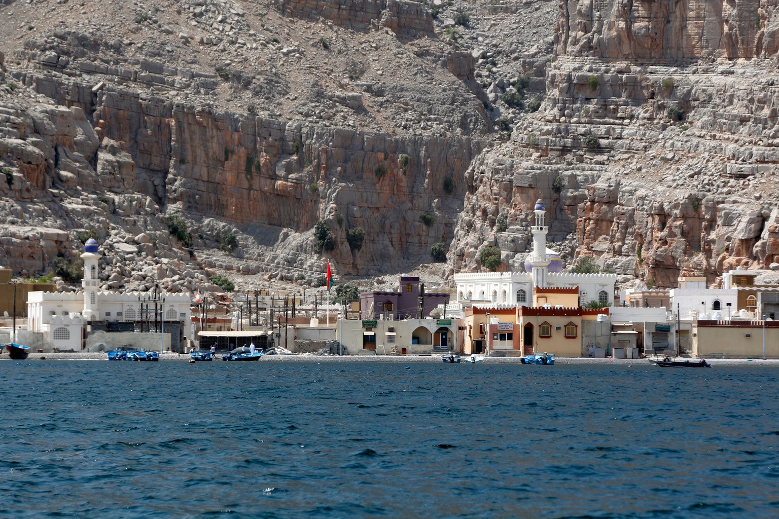 Jebel Akhdar và Jebel Shams: Cảnh Quan Hoang Sơ Tại Oman