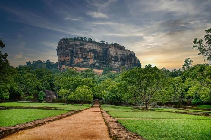 Adam's Peak – Nơi Giao Thoa Tôn Giáo và Thiên Nhiên