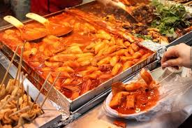 Tteokbokki – Bánh gạo cay đường phố