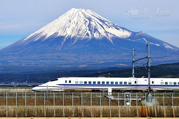So sánh giữa tàu cao tốc Shinkansen và TGV